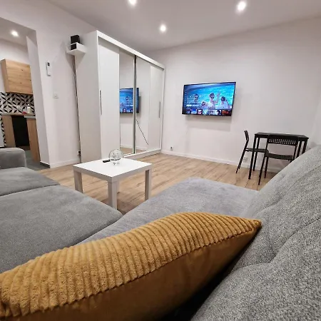 Apartamenty W Pelni Wyposazone W Centrum Miasta Inowrocław Exterior foto